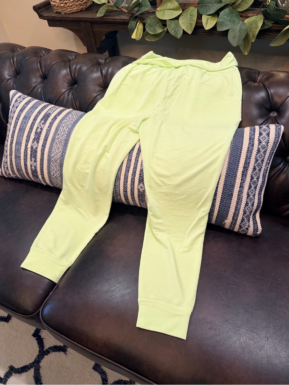 Old Navy Neon Lime joggers | M